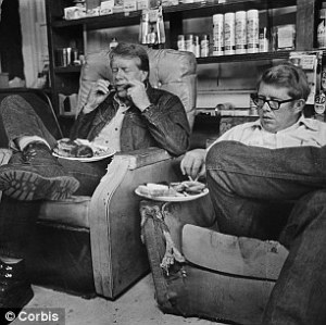 Former President Jimmy Carter (L) and his brother Billy eating barbecue on the campaign trail in 1976